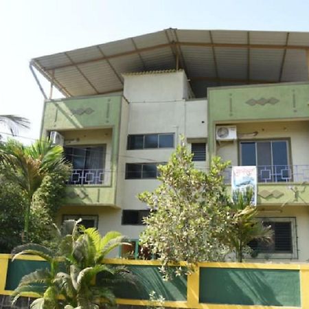 Gulmohar Cottages - Home Stay In آليباغ المظهر الخارجي الصورة
