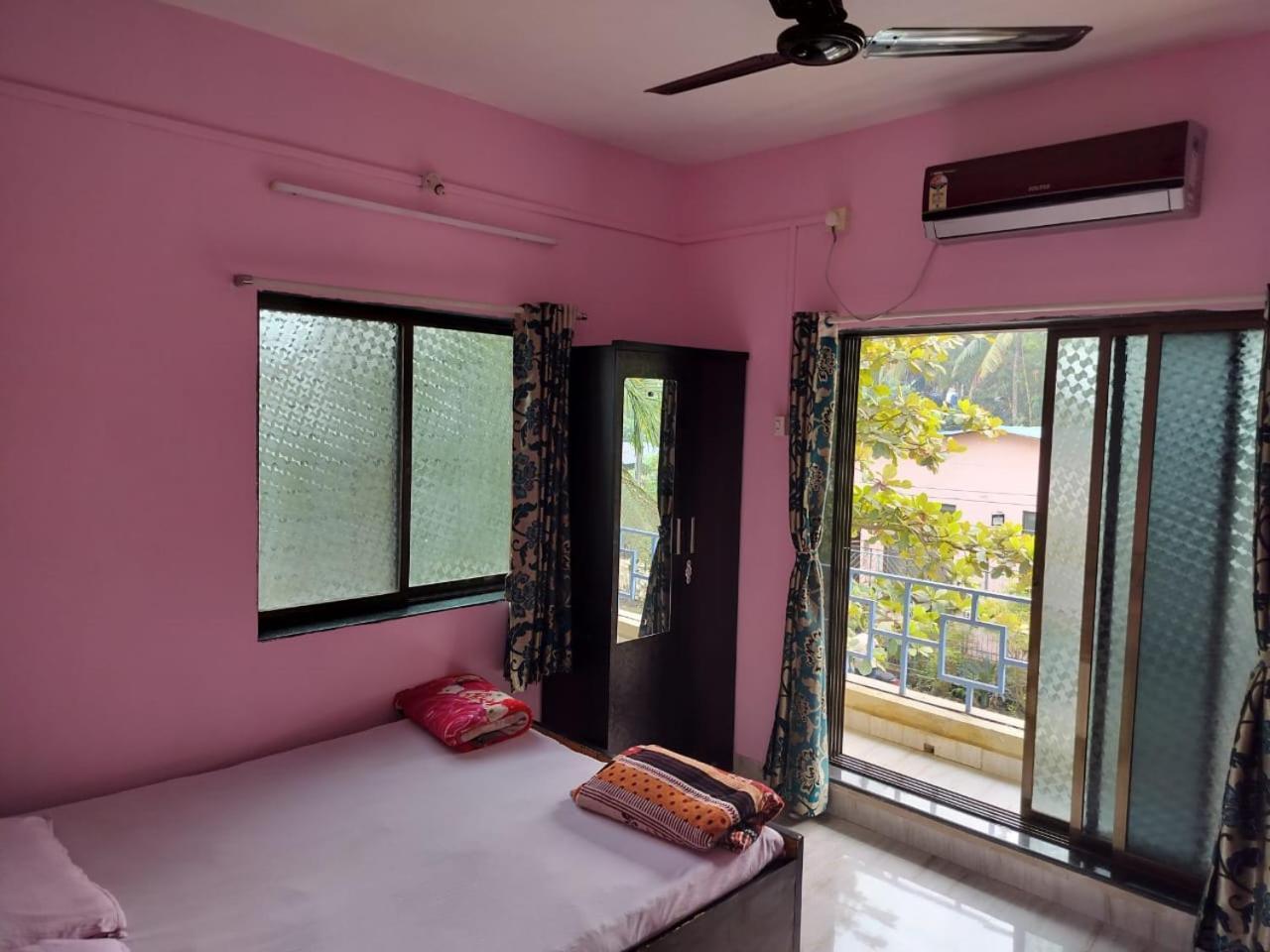 Gulmohar Cottages - Home Stay In آليباغ المظهر الخارجي الصورة